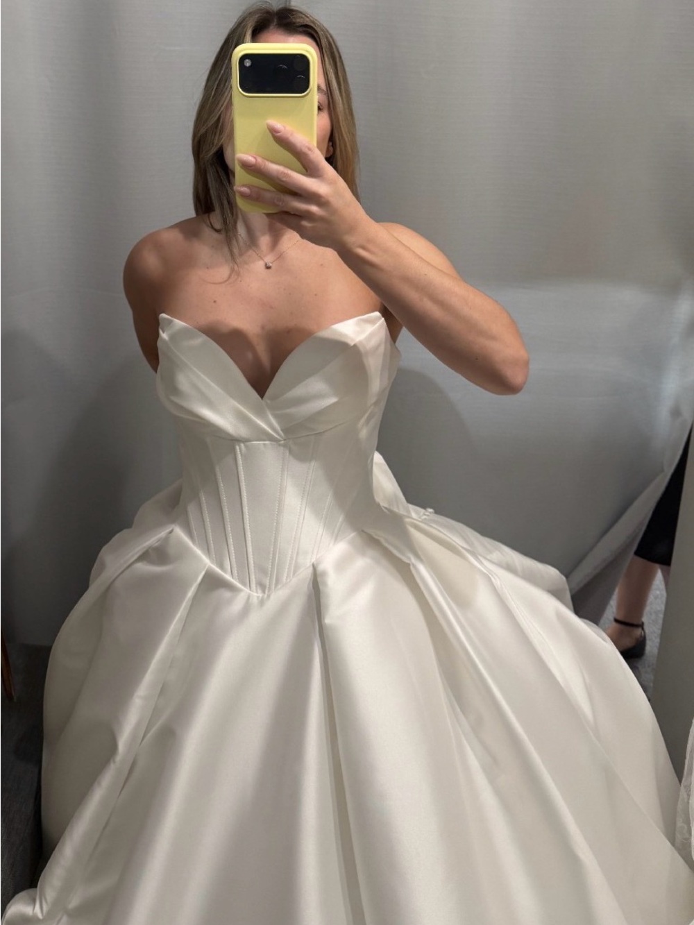 Monique Lhuillier Ivory Strapless Ball Gown Wedding Dress